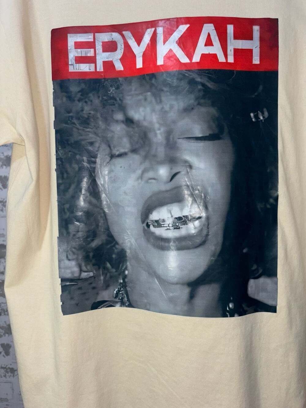 NWOT Erykah Badu Graphic T-Shirt Size M Beige Cotton